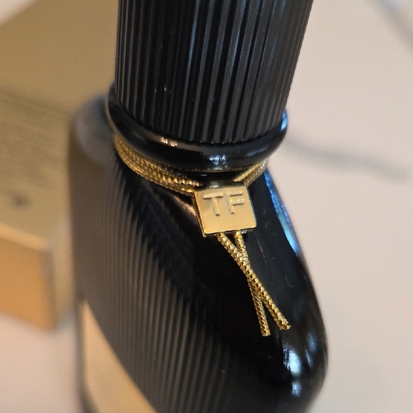 Tom Ford Black Orchid Perfume - Black and Gold - Picture 6 of 6